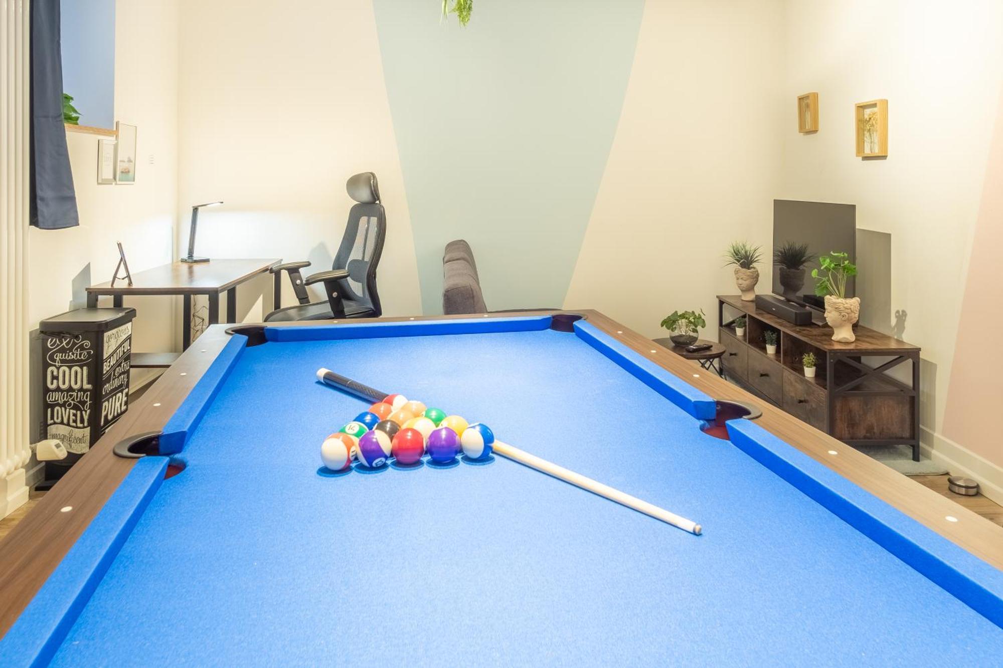 Pool Table Heaven, Workstation, 4K Tv, Netflix Appartement Leipzig Buitenkant foto