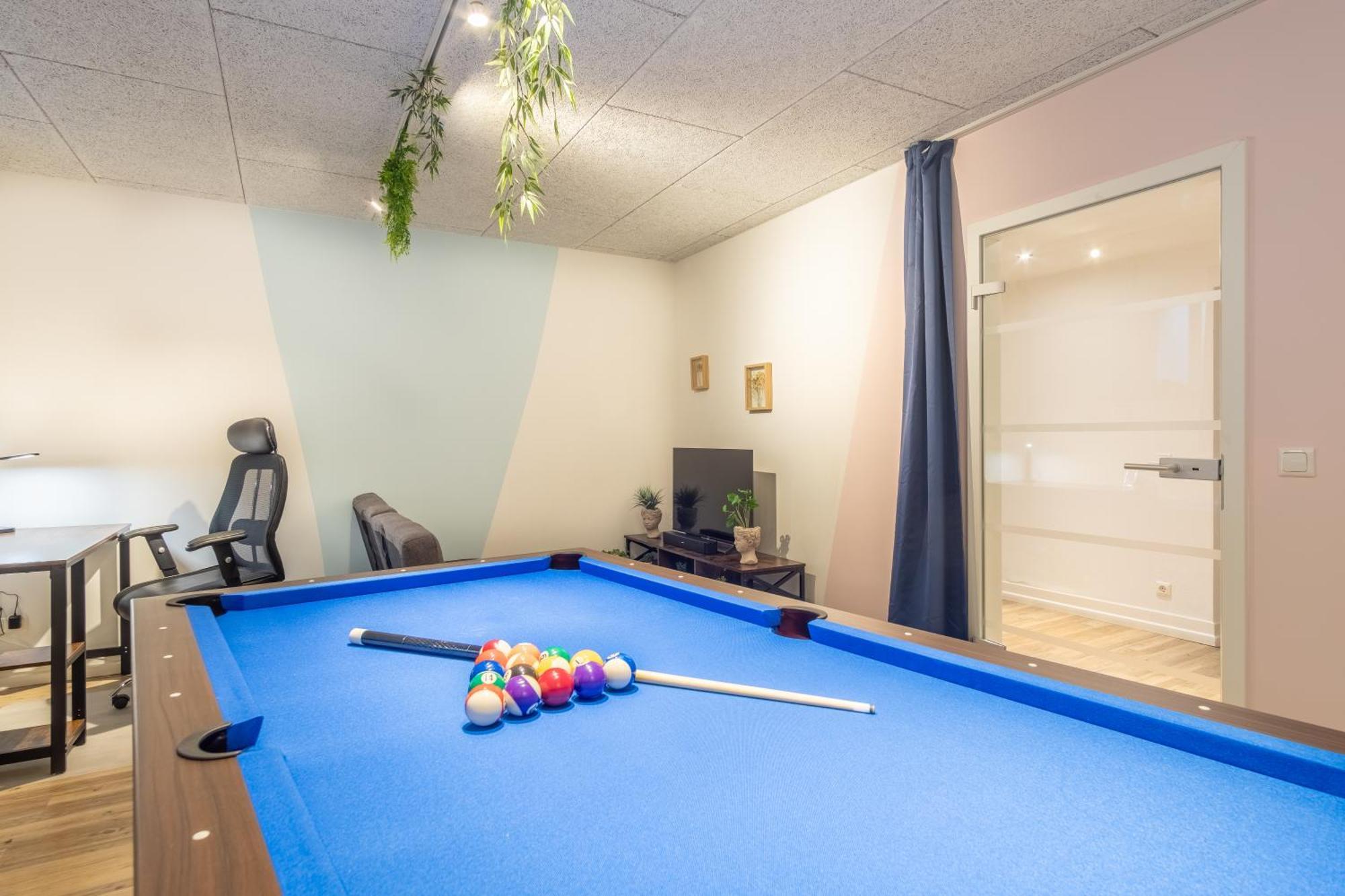 Pool Table Heaven, Workstation, 4K Tv, Netflix Appartement Leipzig Buitenkant foto