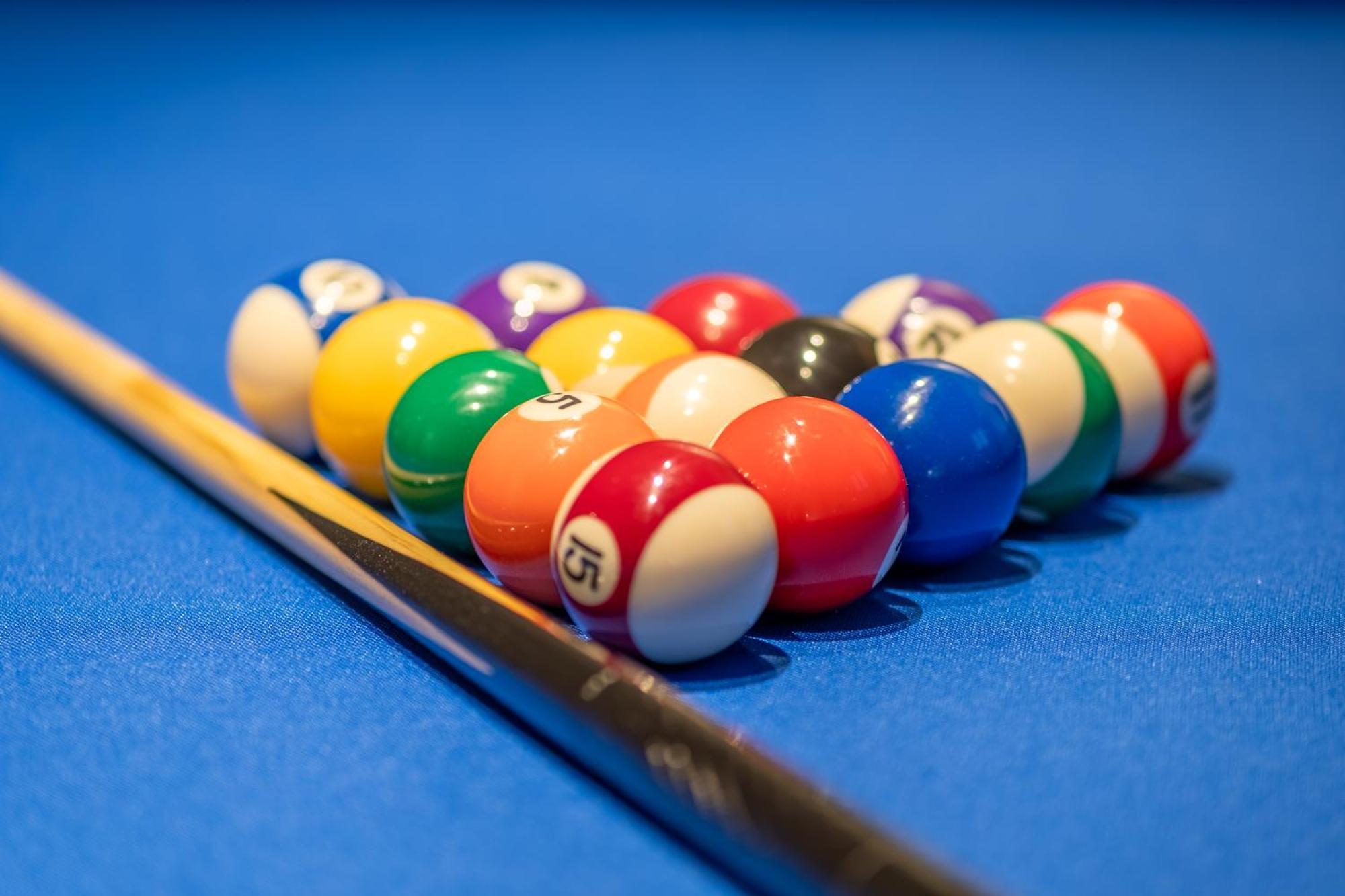 Pool Table Heaven, Workstation, 4K Tv, Netflix Appartement Leipzig Buitenkant foto