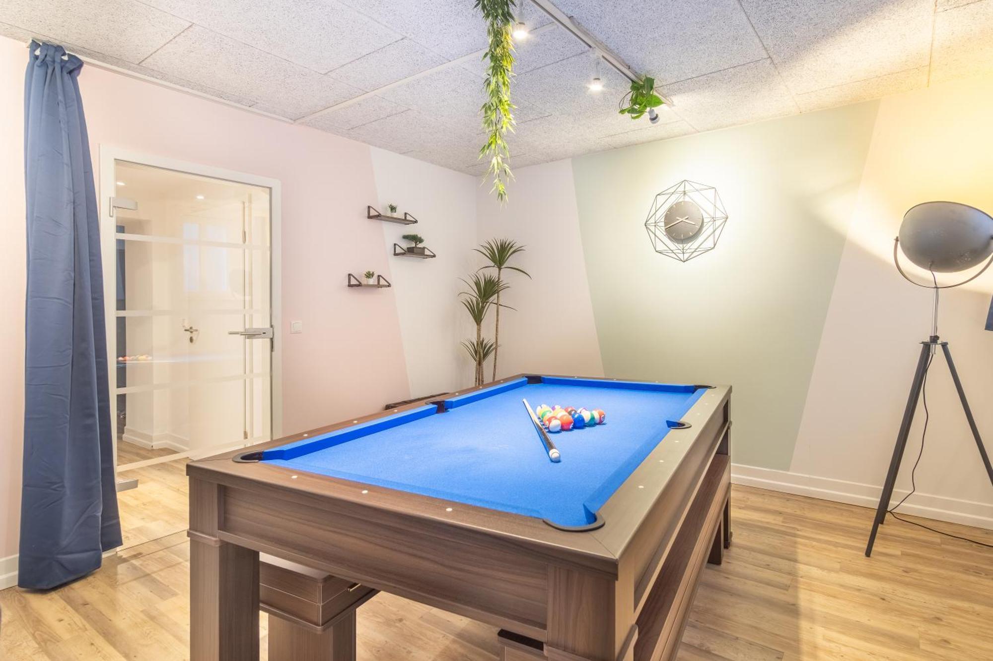 Pool Table Heaven, Workstation, 4K Tv, Netflix Appartement Leipzig Buitenkant foto